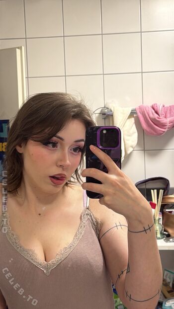 Full leaked Lilbloomix private onlyfans photo