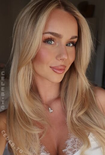 Full leaked Lilligloria private onlyfans photo
