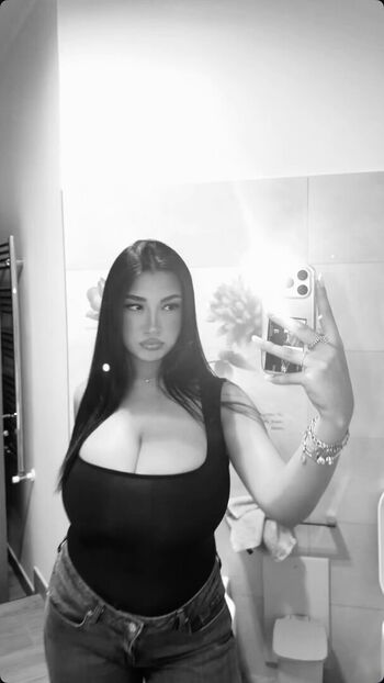 Full leaked Lucrexiia page private onlyfans photo
