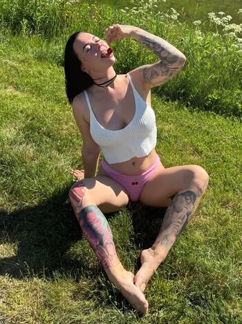 Full leaked Lylou blck page private onlyfans photo