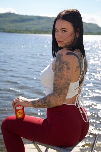 Full leaked Lylou blck page private onlyfans photo