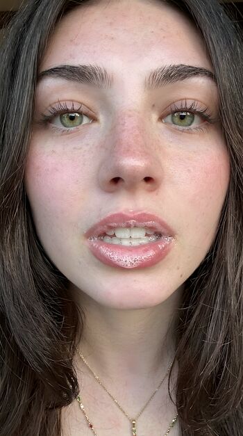 Full leaked Lyzzahh page private onlyfans photo