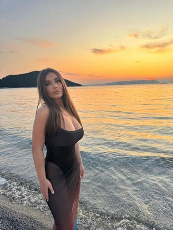 Full leaked Maddie mayee page private onlyfans photo