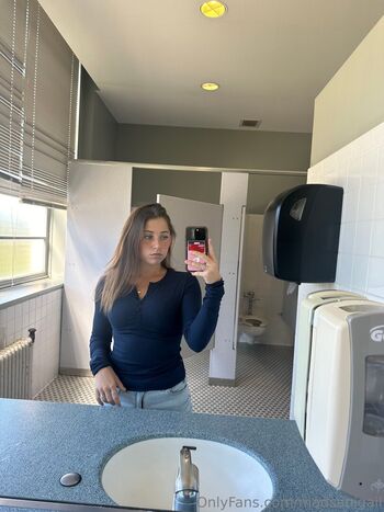 Full leaked Madsabigail private onlyfans photo
