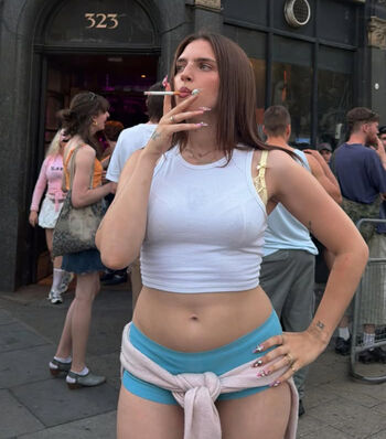Full leaked Mae muller page private onlyfans photo