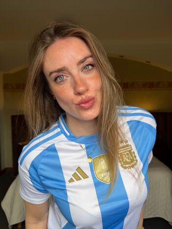 Full leaked Magui ansuz page private onlyfans photo