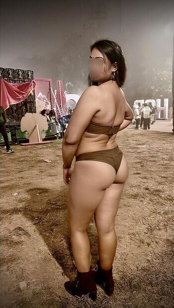 Full leaked Mahi da slut page private onlyfans photo