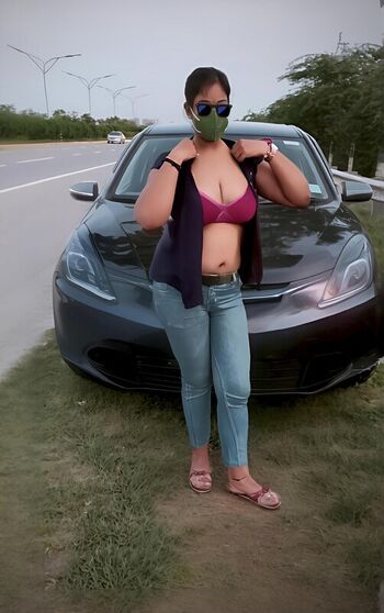 Full leaked Mahi da slut page private onlyfans photo