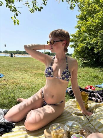 Full leaked Mai buzzcut page private onlyfans photo