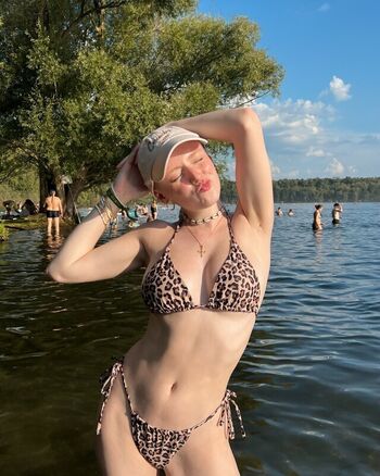 Full leaked Mai buzzcut page private onlyfans photo