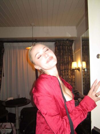 Full leaked Maika monroe private onlyfans photo