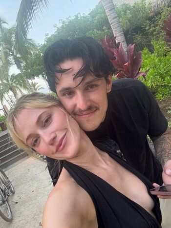 Full leaked Maika monroe private onlyfans photo