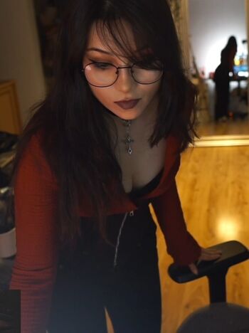 Full leaked Mailinh page private onlyfans photo