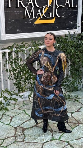 Full leaked Maisie williams page private onlyfans photo