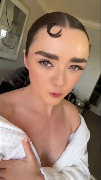 Full leaked Maisie williams page private onlyfans photo