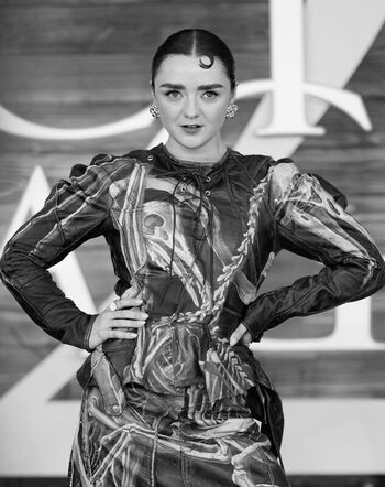 Full leaked Maisie williams page private onlyfans photo