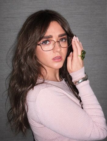 Full leaked Maisie williams private onlyfans photo