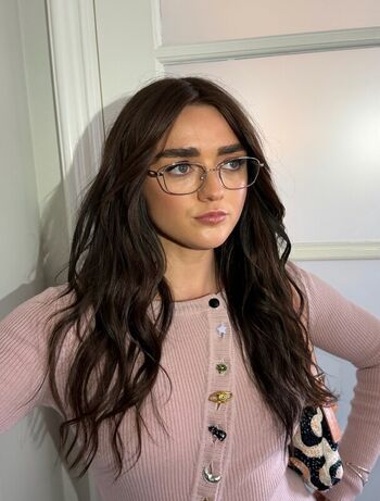 Full leaked Maisie williams private onlyfans photo