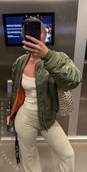 Full leaked Majaaleonie page private onlyfans photo
