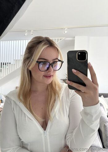 Full leaked Majaholf private onlyfans photo