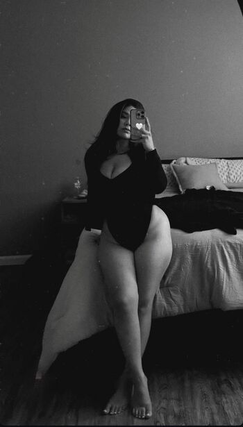 Full leaked Mandaamariahh private onlyfans photo