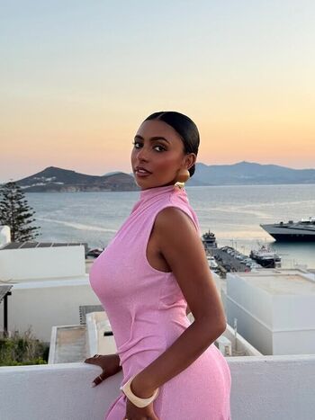 Full leaked Mariahellie private onlyfans photo