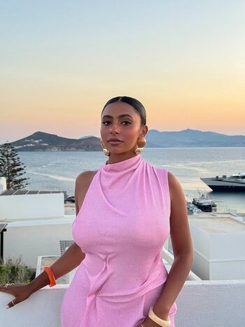 Full leaked Mariahellie private onlyfans photo