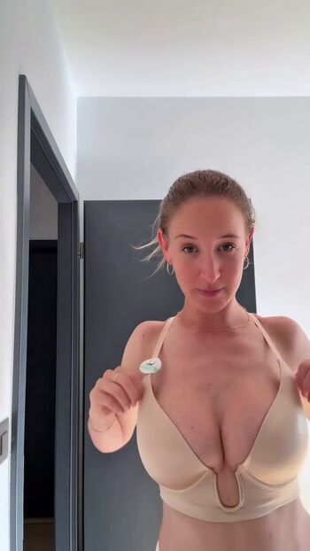 Full leaked Melonstolemon private onlyfans photo