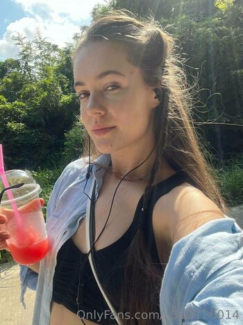 Full leaked Meridianaua private onlyfans photo
