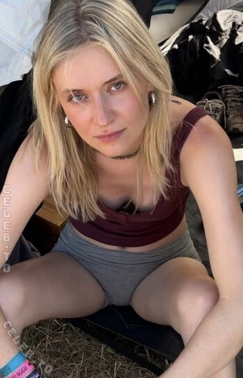 Full leaked Merleperle private onlyfans photo