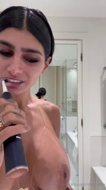 Full leaked Mia khalifa page private onlyfans photo