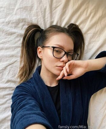 mia_vivid