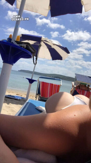 Full leaked Mia page private onlyfans photo