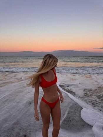 Full leaked Miaaaa private onlyfans photo