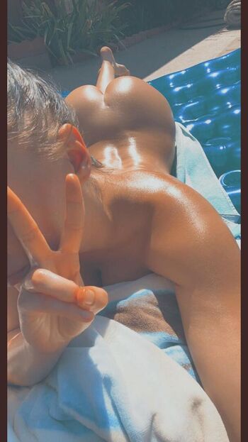 Full leaked Michelleyroo page private onlyfans photo
