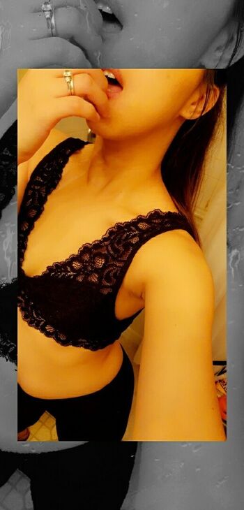 Full leaked Milf vlee private onlyfans photo