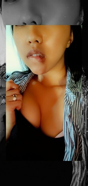 Full leaked Milf vlee private onlyfans photo
