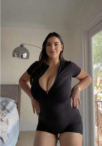 Full leaked Sara / private onlyfans photo