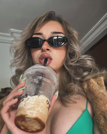 Full leaked Moondoll private onlyfans photo