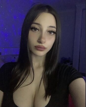 Full leaked Moonlitdolli private onlyfans photo