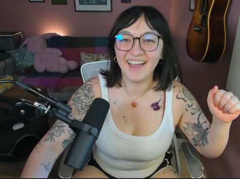 Full leaked Mxmtoon private onlyfans photo
