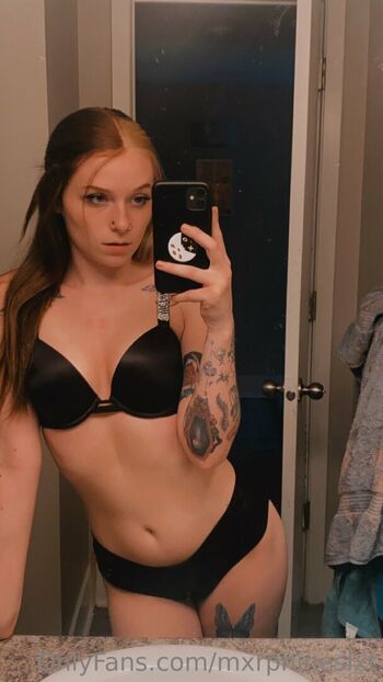 Full leaked Mxrphineslxt private onlyfans photo
