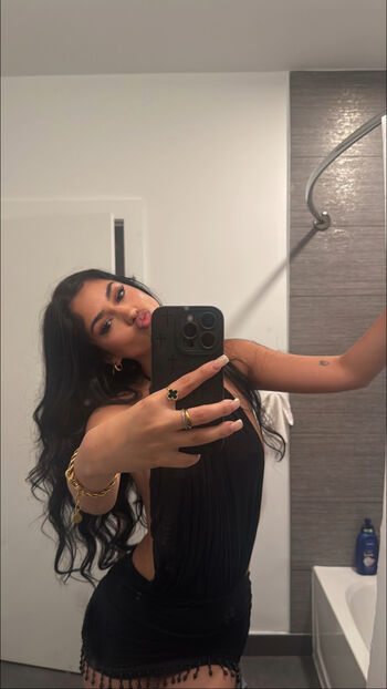 Full leaked Naaz torbati page private onlyfans photo