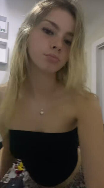 Full leaked Natasha white page private onlyfans photo