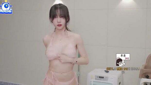 Full leaked Nayoon private onlyfans photo