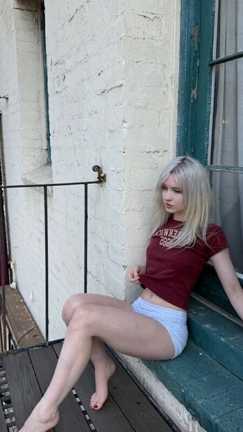 Full leaked Norafawn page private onlyfans photo
