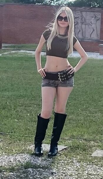 Full leaked Offizieramira page private onlyfans photo