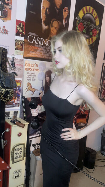 Full leaked Offizieramira private onlyfans photo