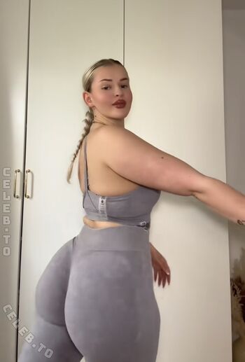 Full leaked Oliviahbls private onlyfans photo
