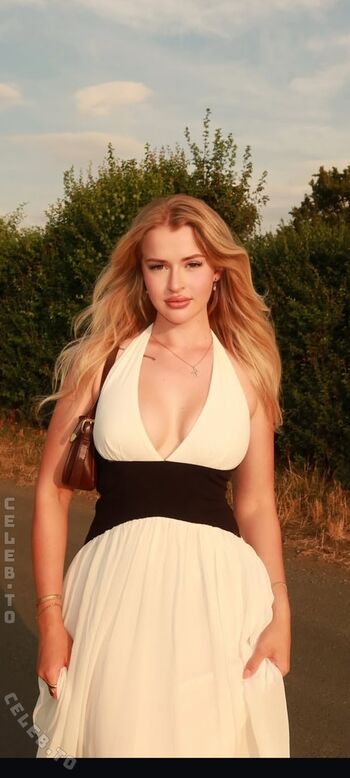 Full leaked Oliviahbls private onlyfans photo